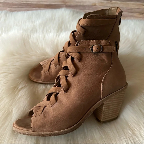 Eileen Fisher Heels Shoes Suede Leather Tan Sz 7 - Picture 1 of 9